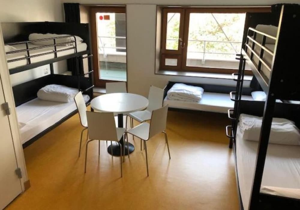 Auberge de Jeunesse Paris Yves Robert 44/50