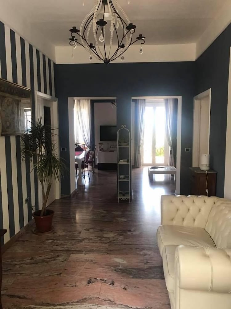 Villa Delle Rondini 22/50