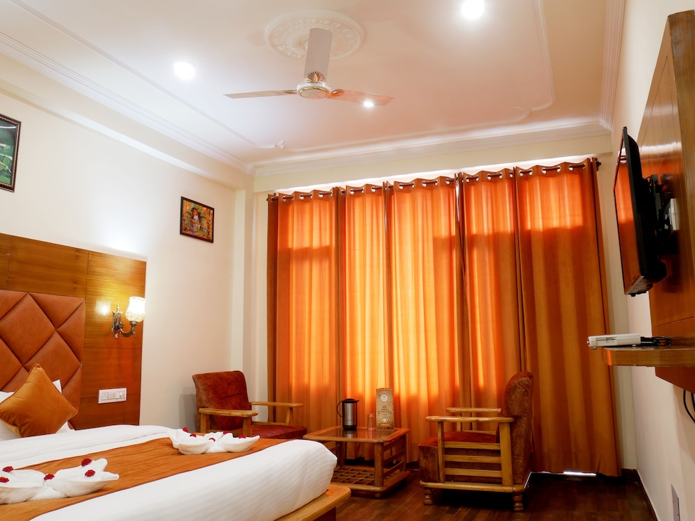 NEW AMBIKA INTERNATIONAL 23/53