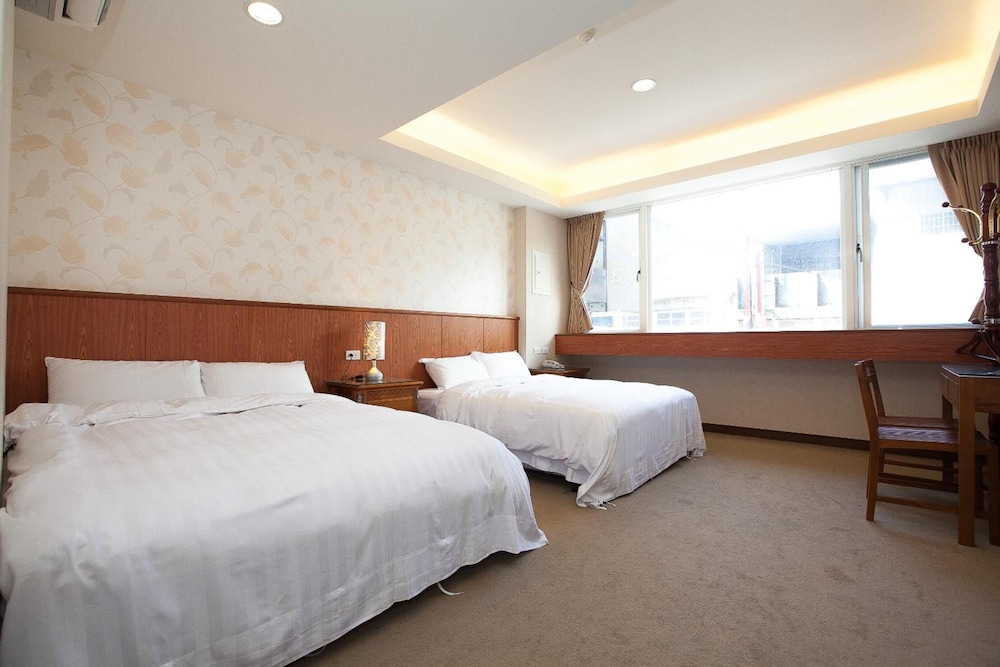 Mucha Hotel 12/54