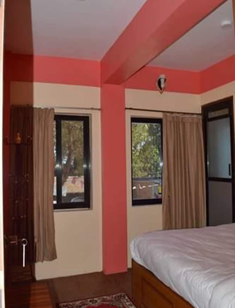 STANDARD, DOUBLE BED, COURTYARD VIEW, PRIVATE BATHROOM