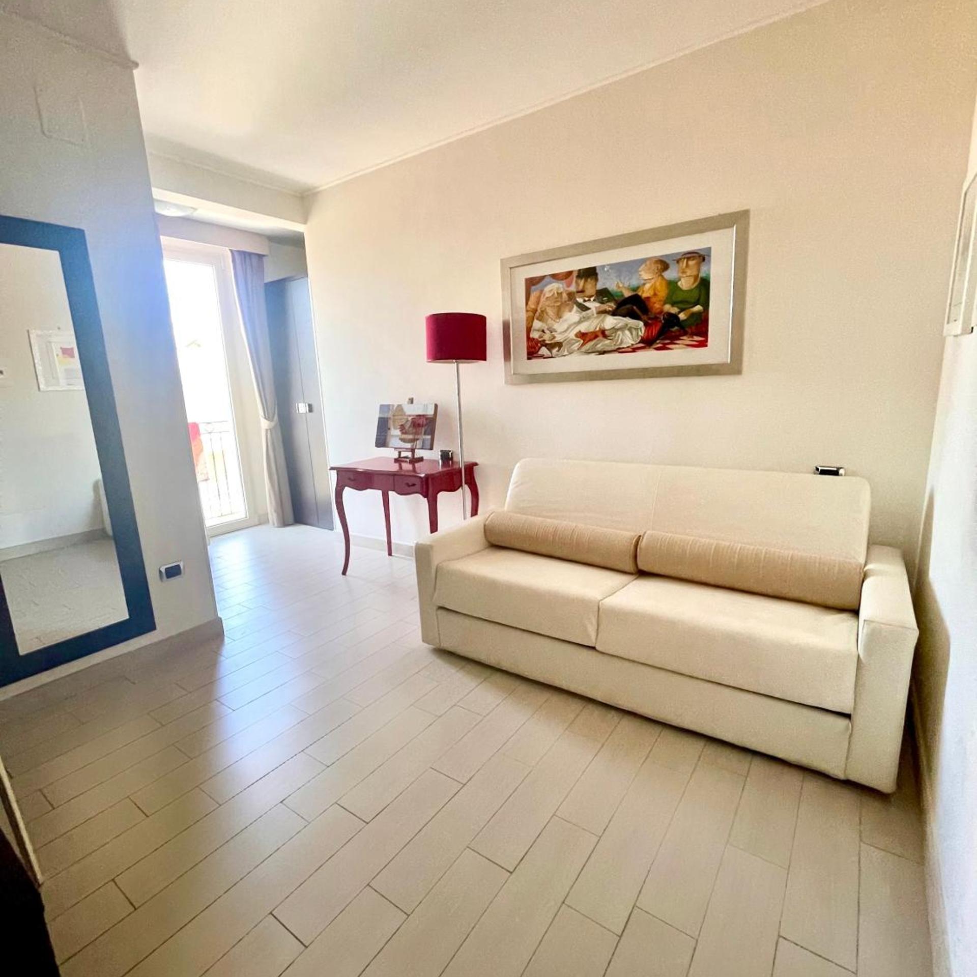 Hotel Welcome 43/61