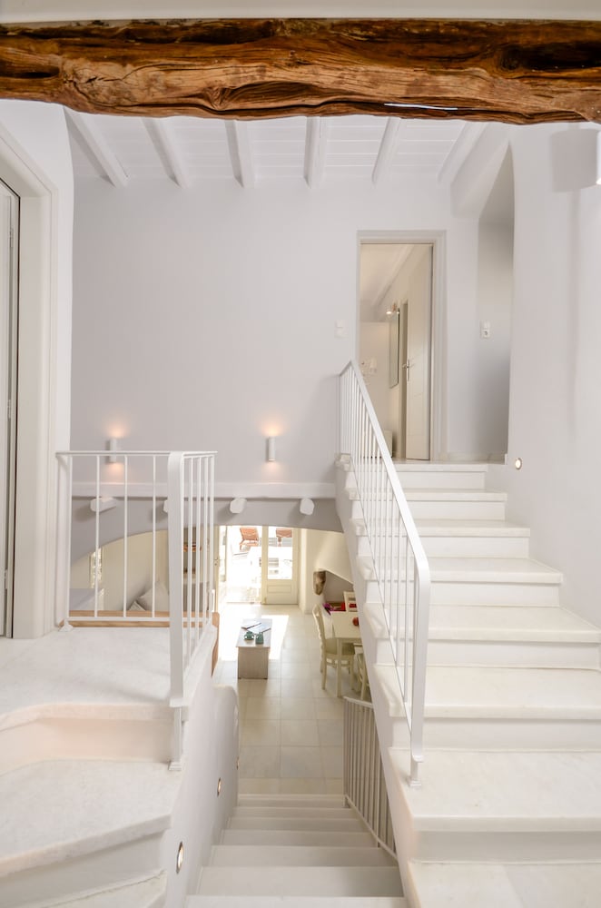 Naxian Queen Luxury Villas And Suites 24/77