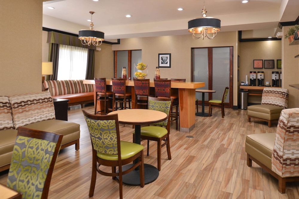 Hampton Inn Van Horn 38/48