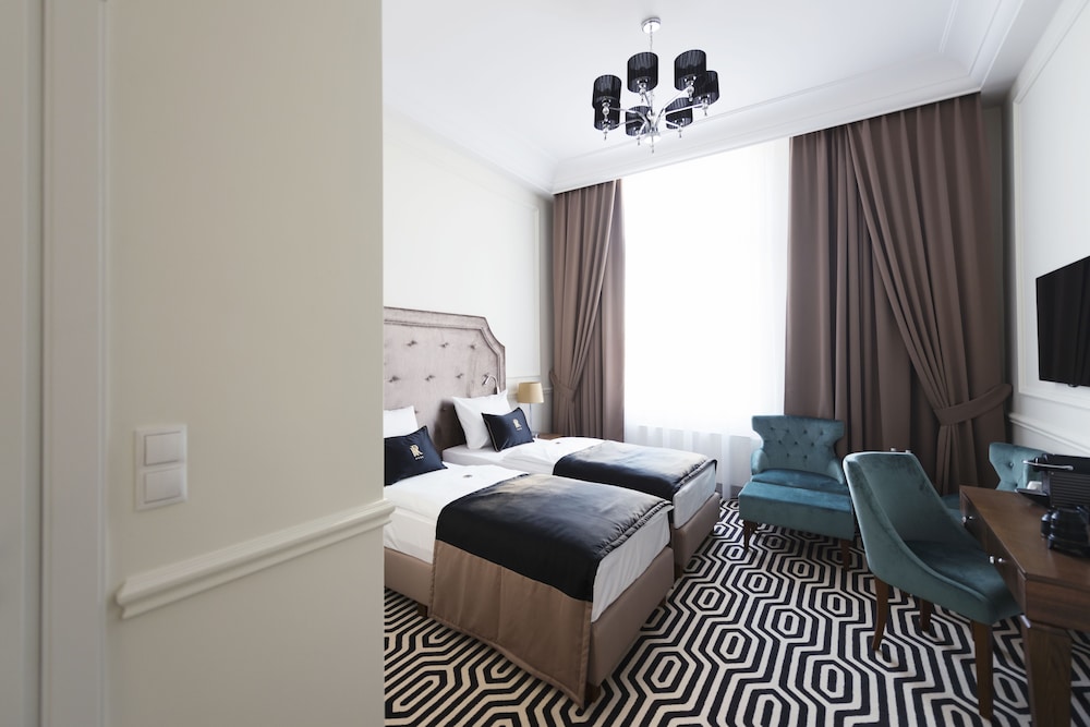 Royal Hotel and Spa 11/34