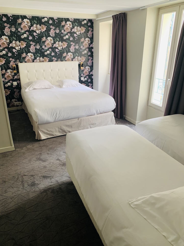 Central Hotel 17/51
