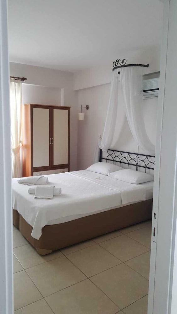Nano Hotel 12/50