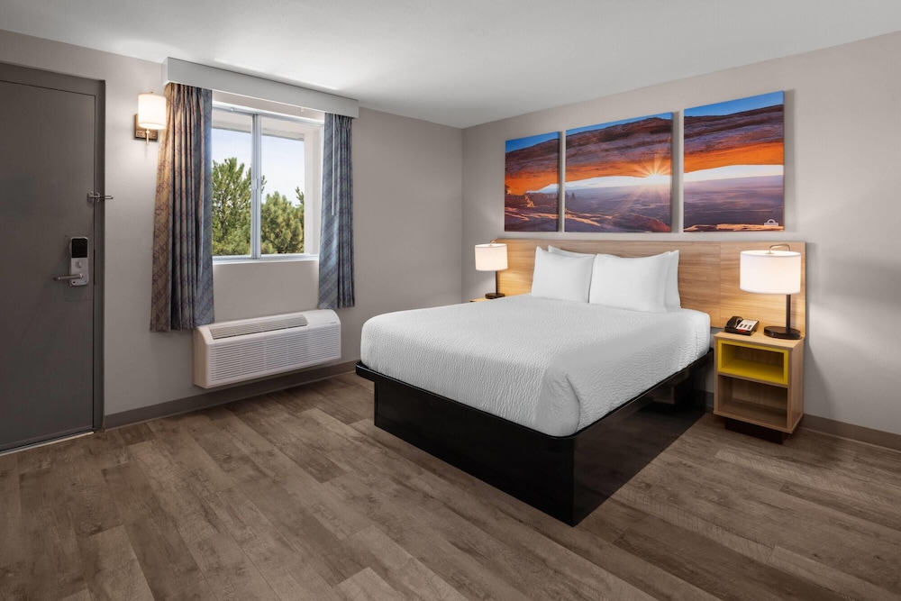 Days Inn by Wyndham Farmington NM 40/59