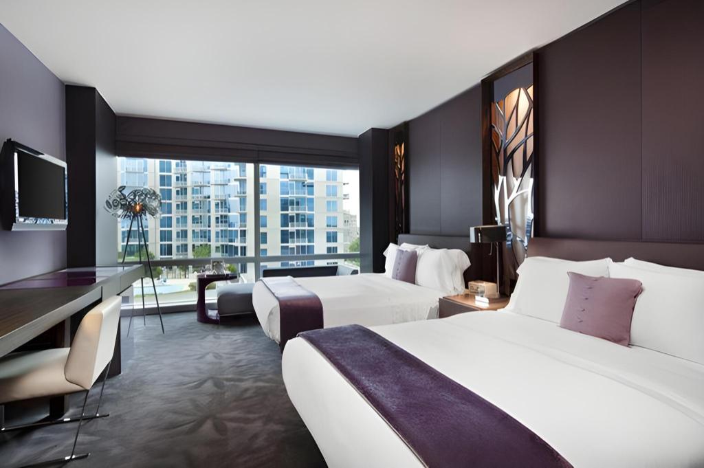 Fabulous, Guest Room, 2 Queen Beds