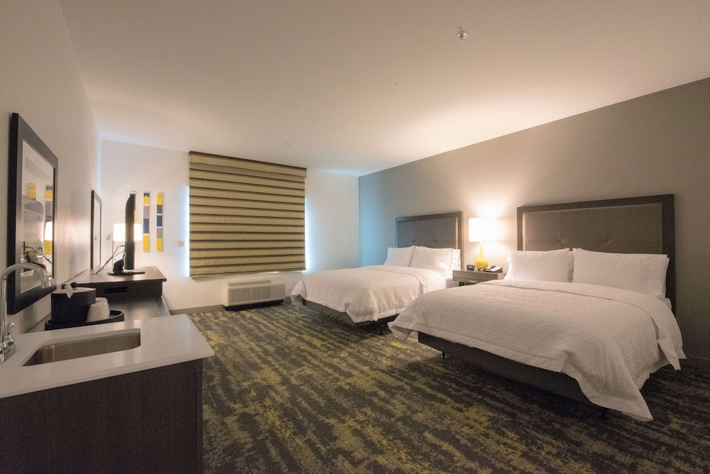 Hampton Inn and Suites Irvine Orange County Airport 9/52