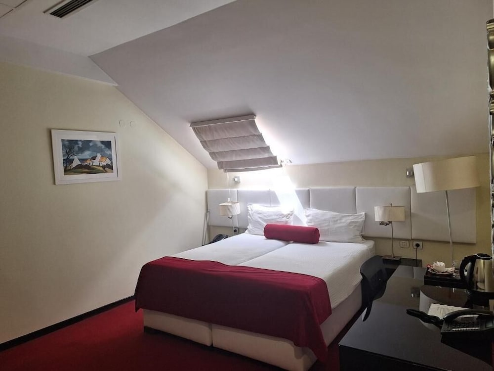 CENTRAL HOTEL SARAJEVO 8/50