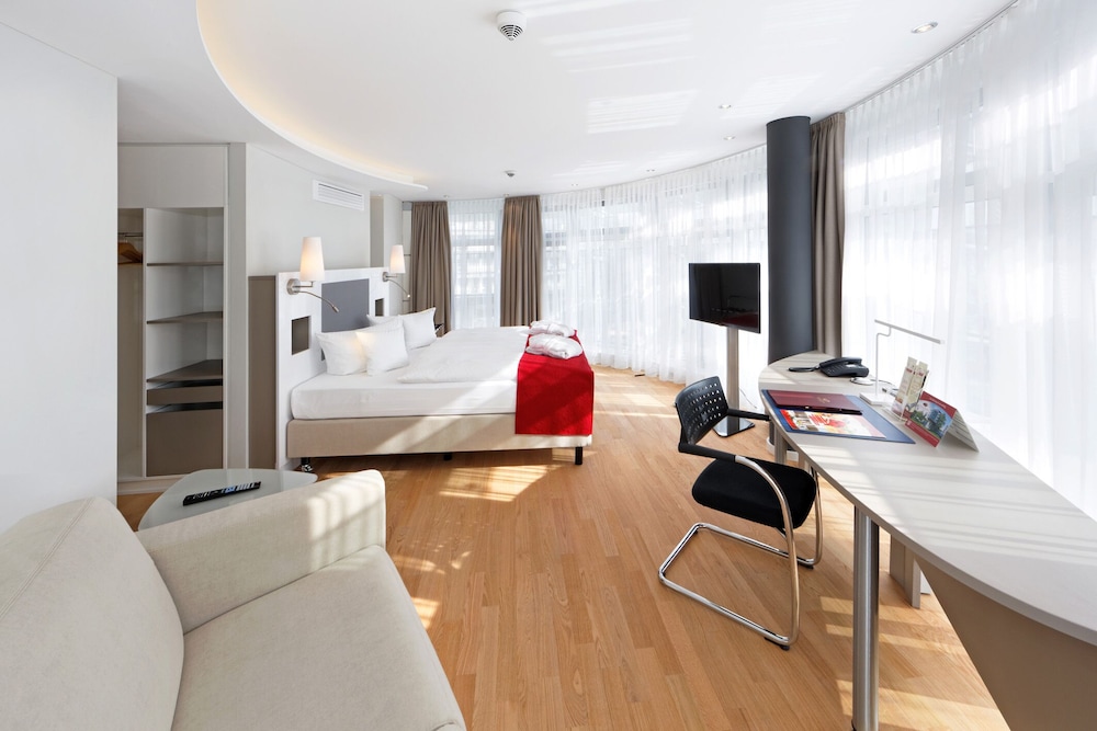 KONGRESSHOTEL POTSDAM AM TEMPLINER SEE 52/66