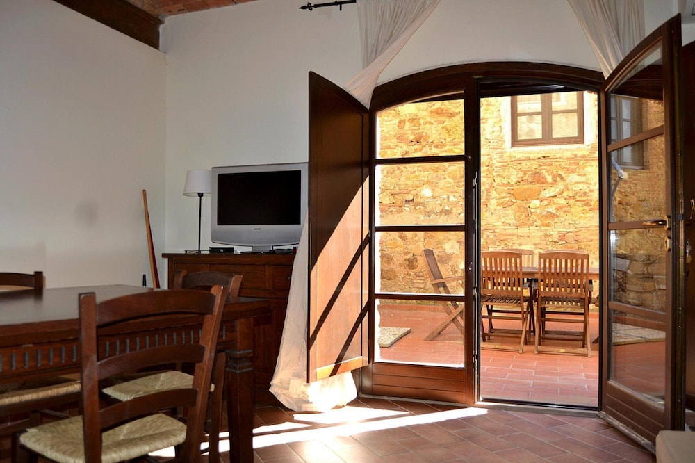 Antico Borgo Casalappi 66/73