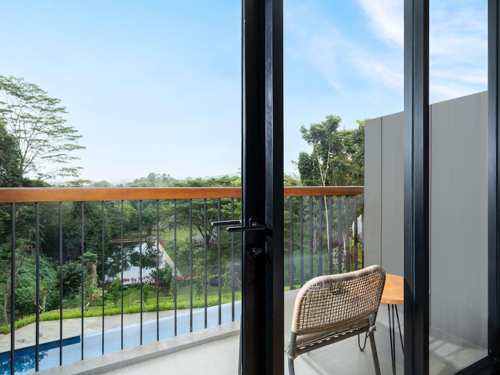 Mercure Cibadak Sukabumi Resort 43/48