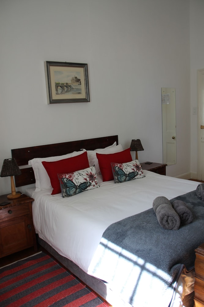 Petal's Place Guest House 12/39