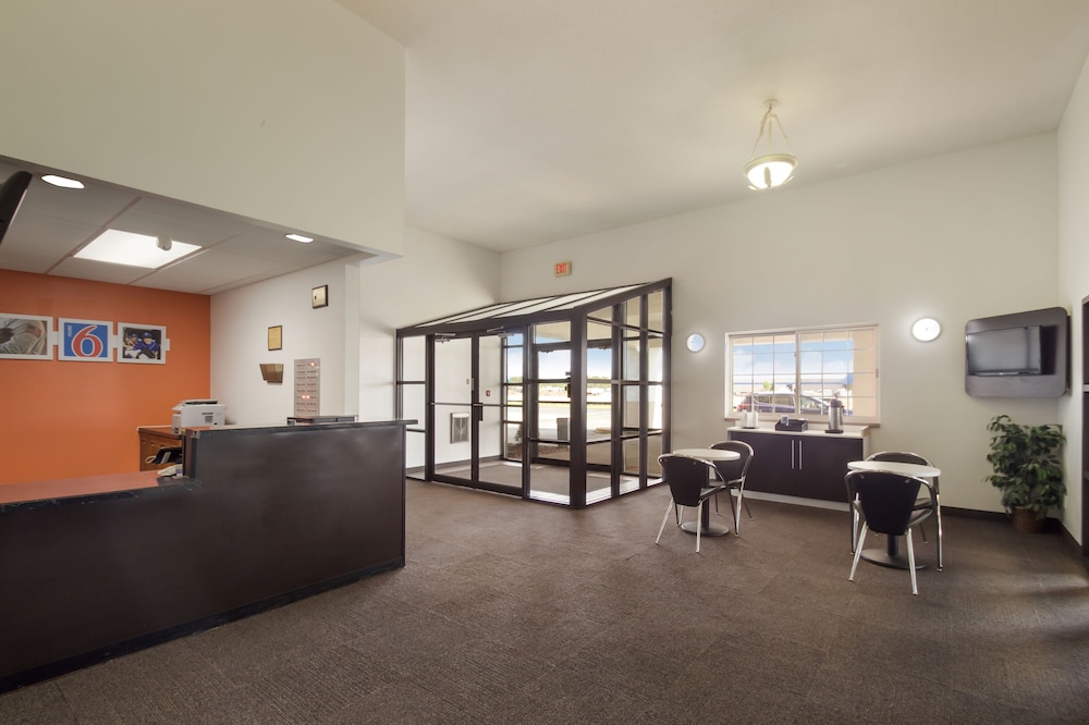 Motel6 Rothschild 27/37