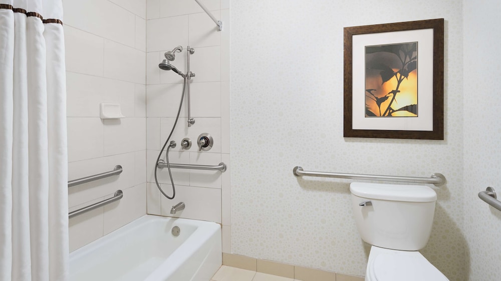DoubleTree Suites by Hilton Charlotte SouthPark 13/60