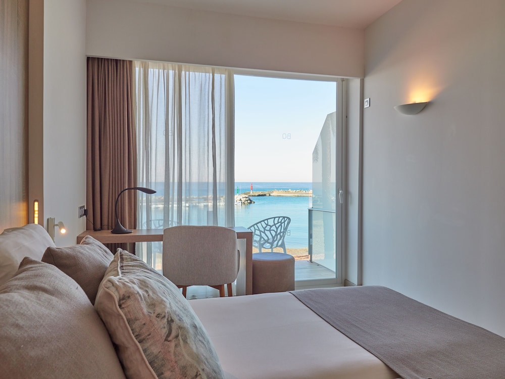 BQ Aguamarina Boutique Hotel 11/66