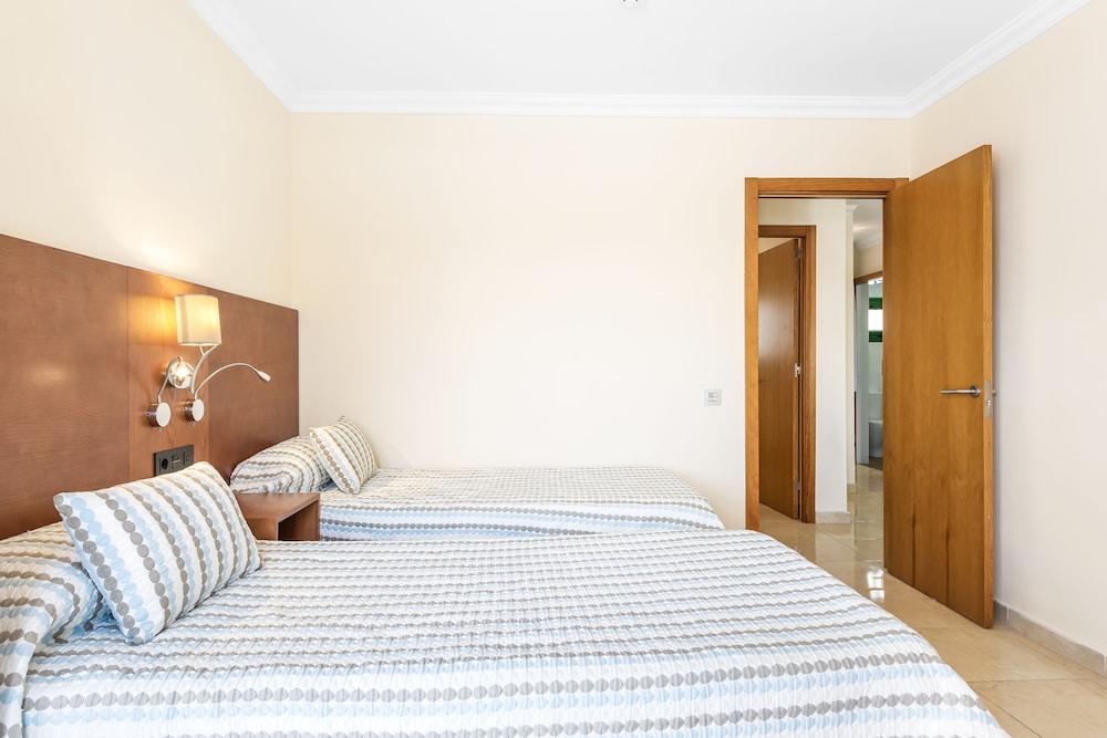 2 BEDROOMS, APARTMENT, POOL VIEW