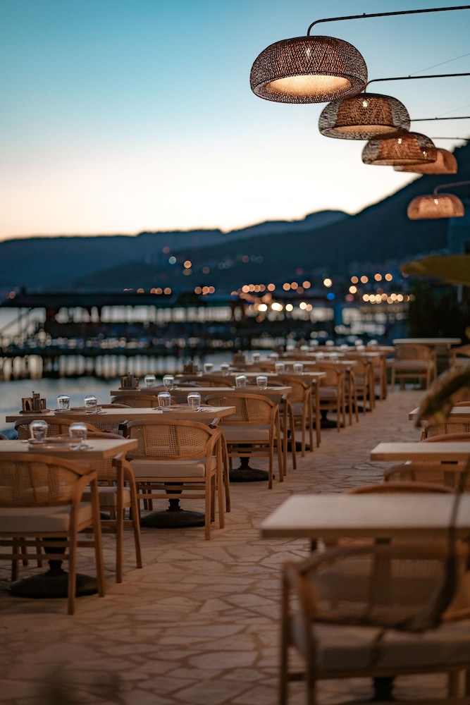 Glenn Hotel Beach 41/50