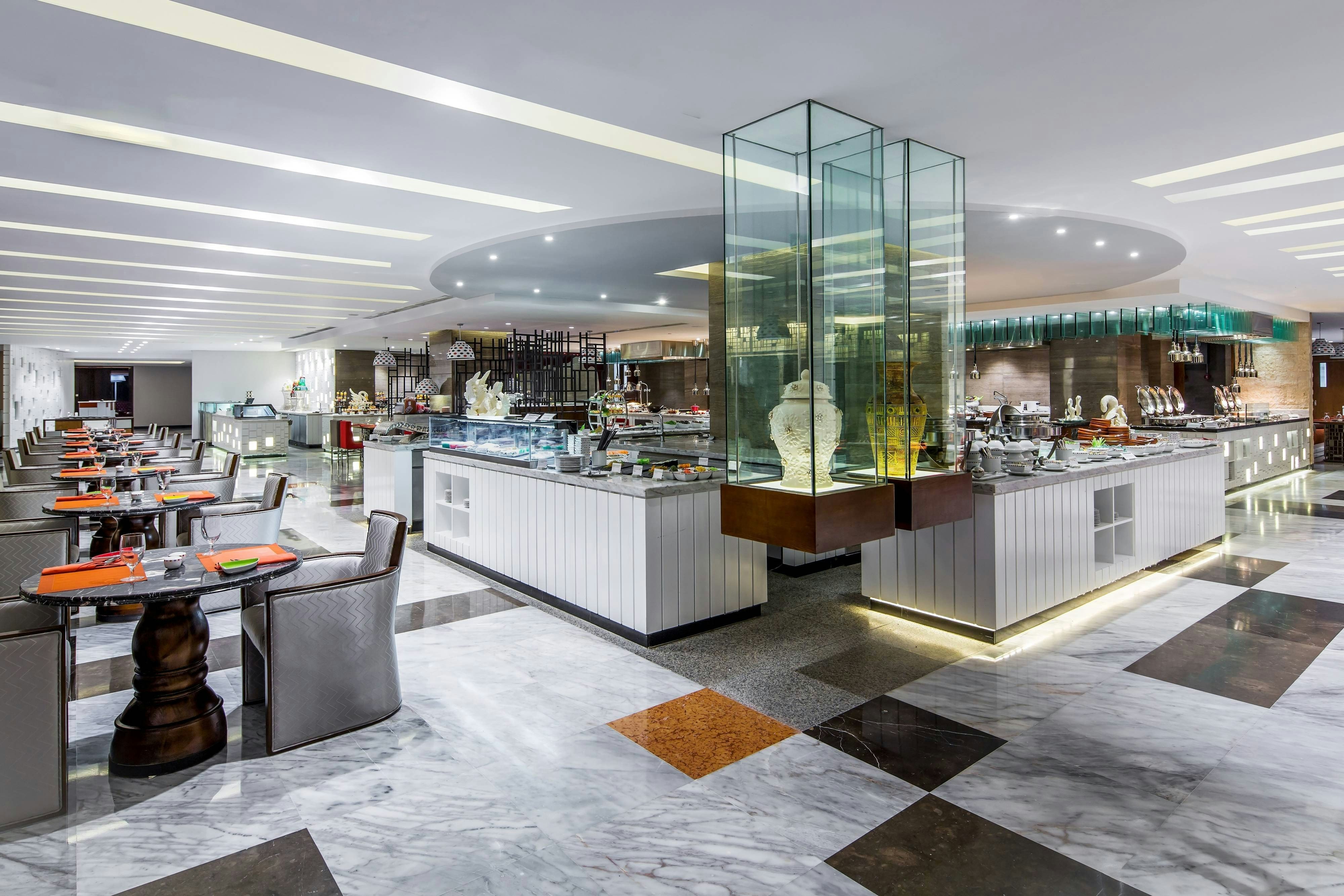 Lobby at Le Meridien Dhaka, DHAKA