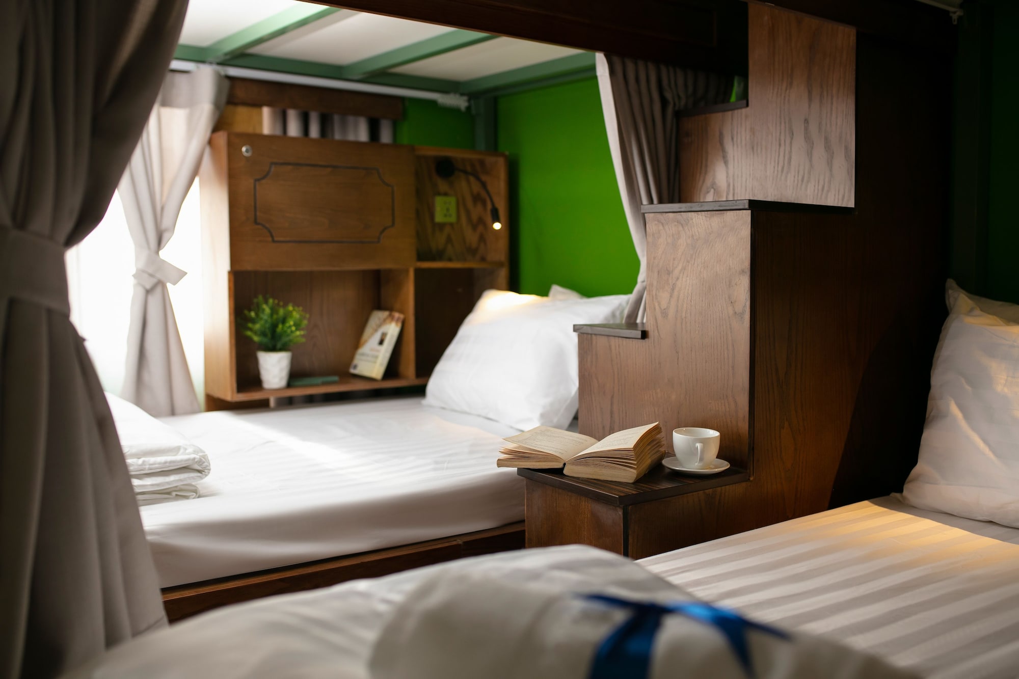 MIXED DORM, DELUXE, 8 BEDS