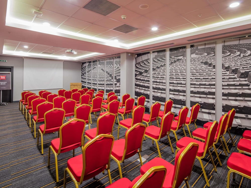Ibis Istanbul West 66/73