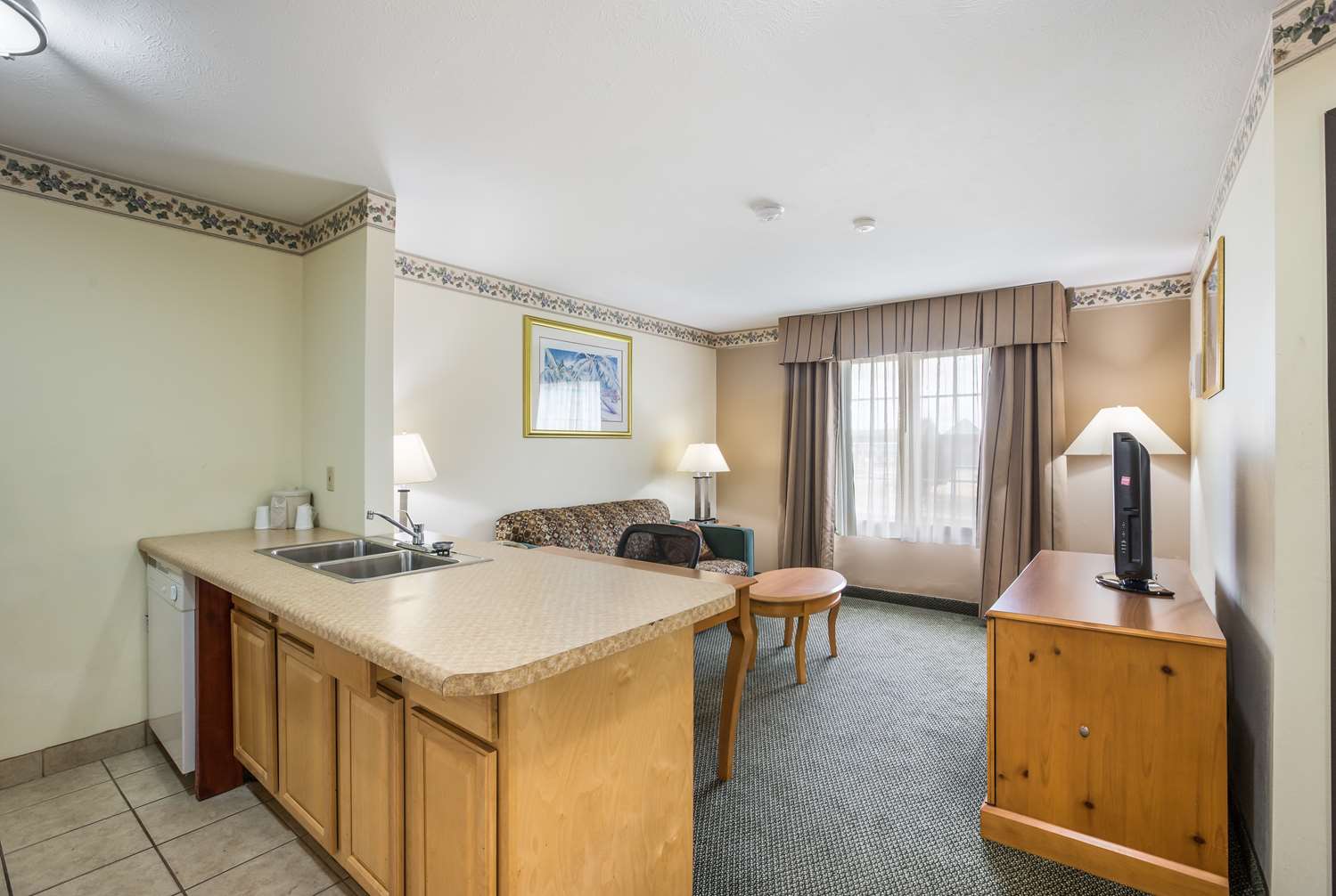 Americas Best Value Inn Suites Three Rivers 16/16