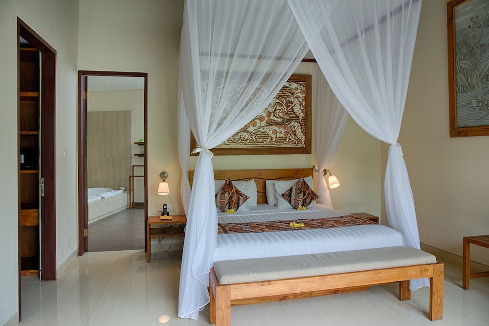 4 Bedrooms, Royal, Pool, Villa, Double Bed, Rice Field View