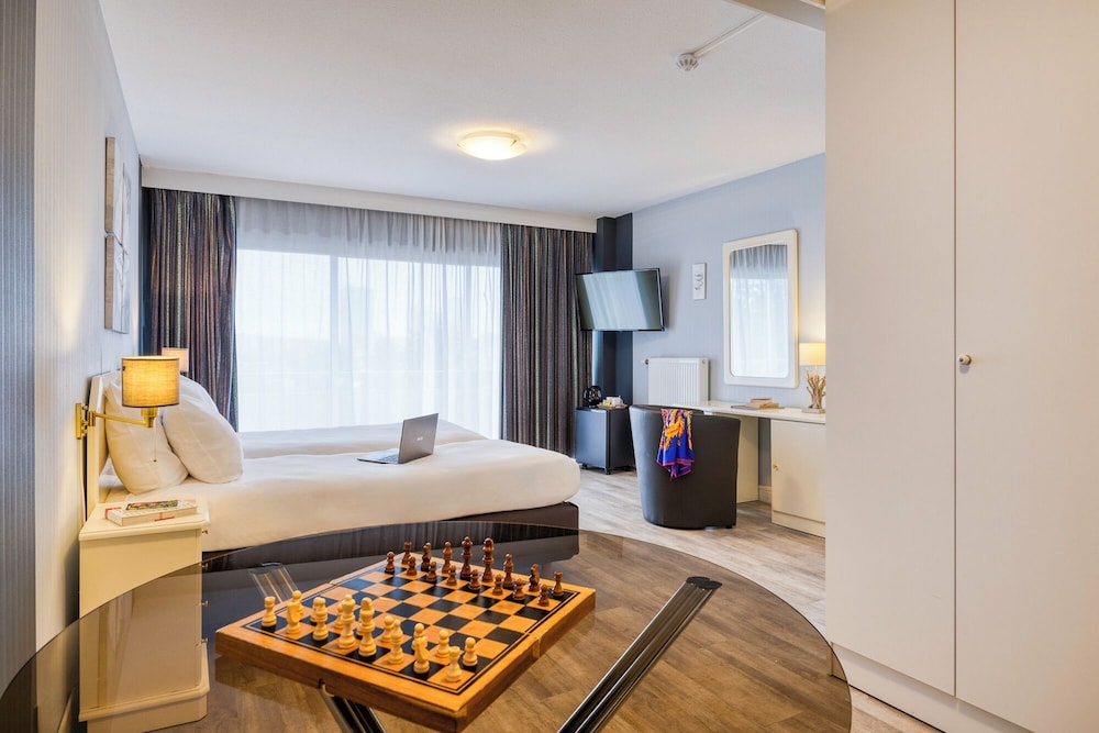 CLASSIC, TWIN BEDS, GARDEN VIEW