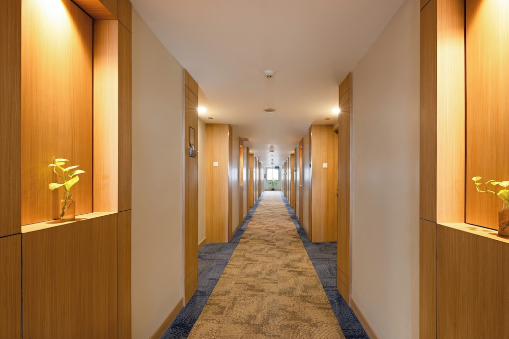 Metland Hotel Bekasi (Hotel @HOM Premiere Tambun) 49/51