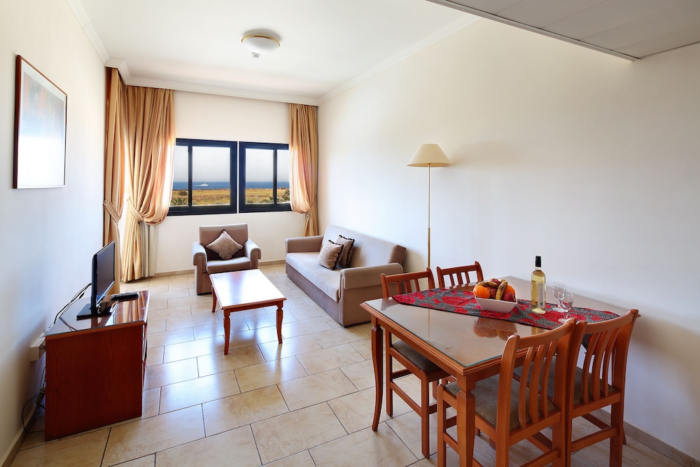 Panareti Coral Bay Resort 44/68