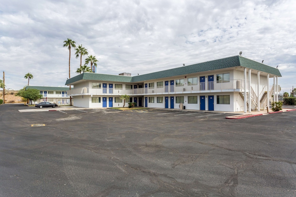Motel6 Blythe, CA 6/65