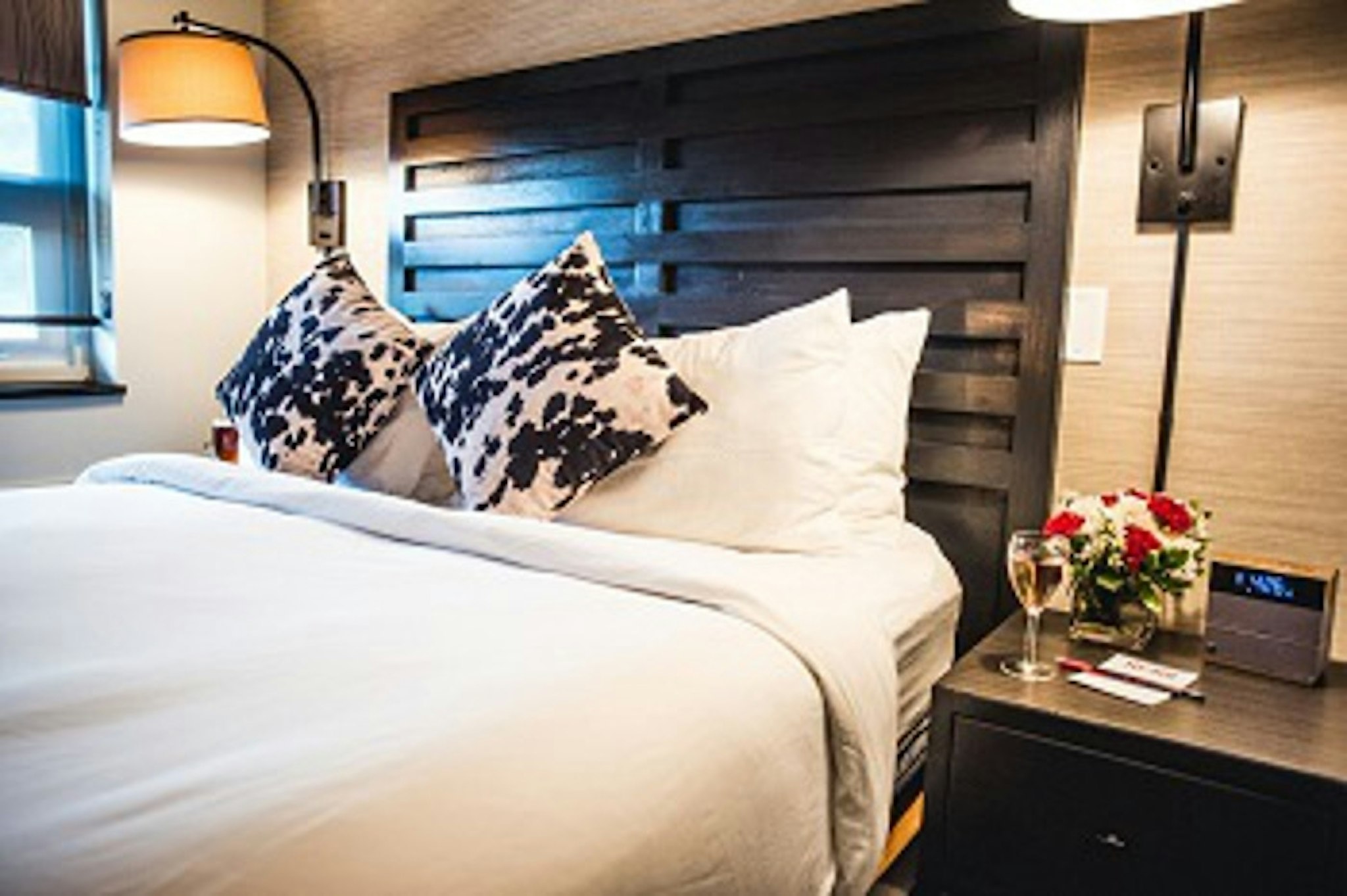 Hi-Ho: A Hi-Tech Hotel 10/44