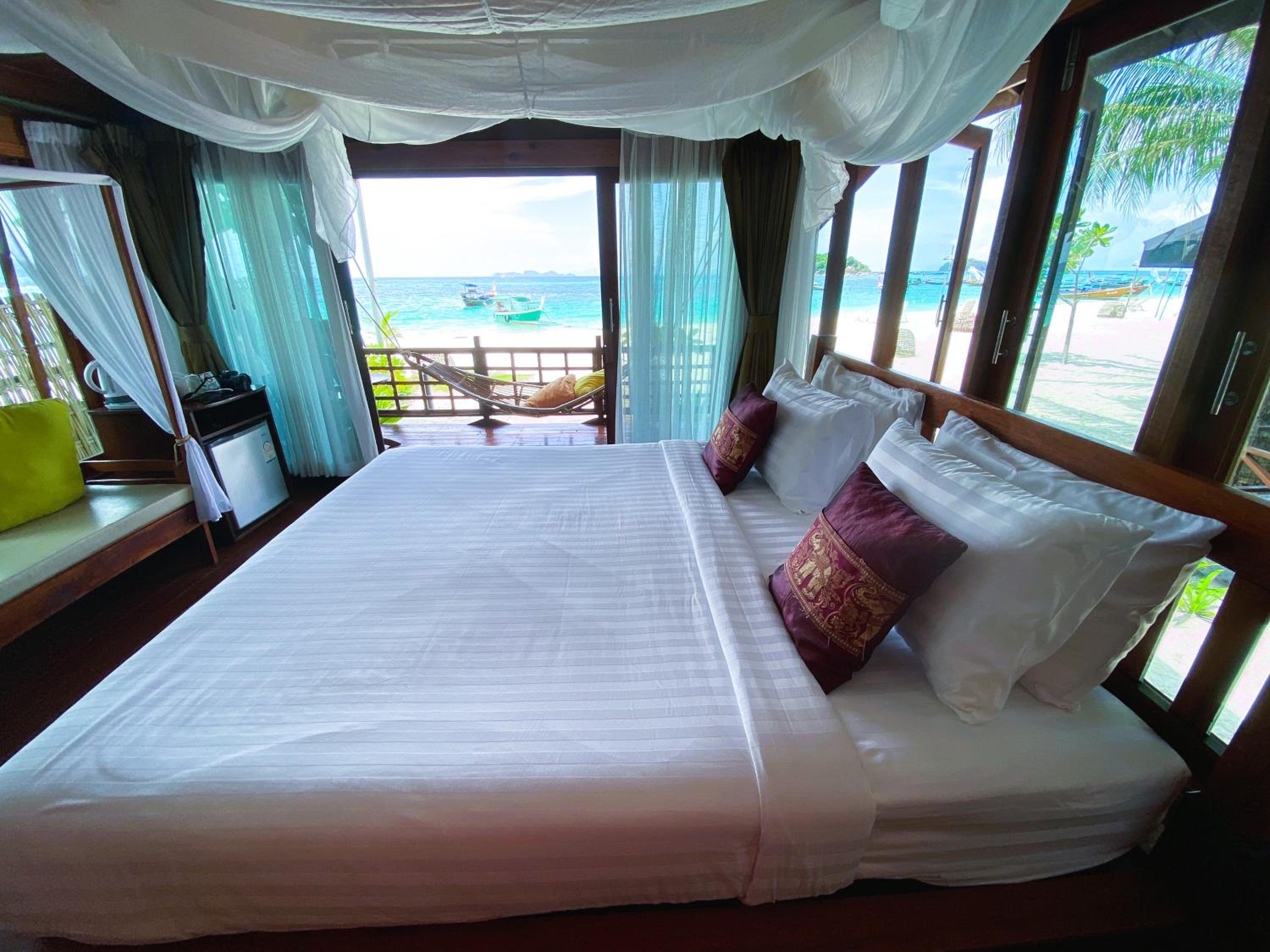 Premium, Bungalow, Beach Front
