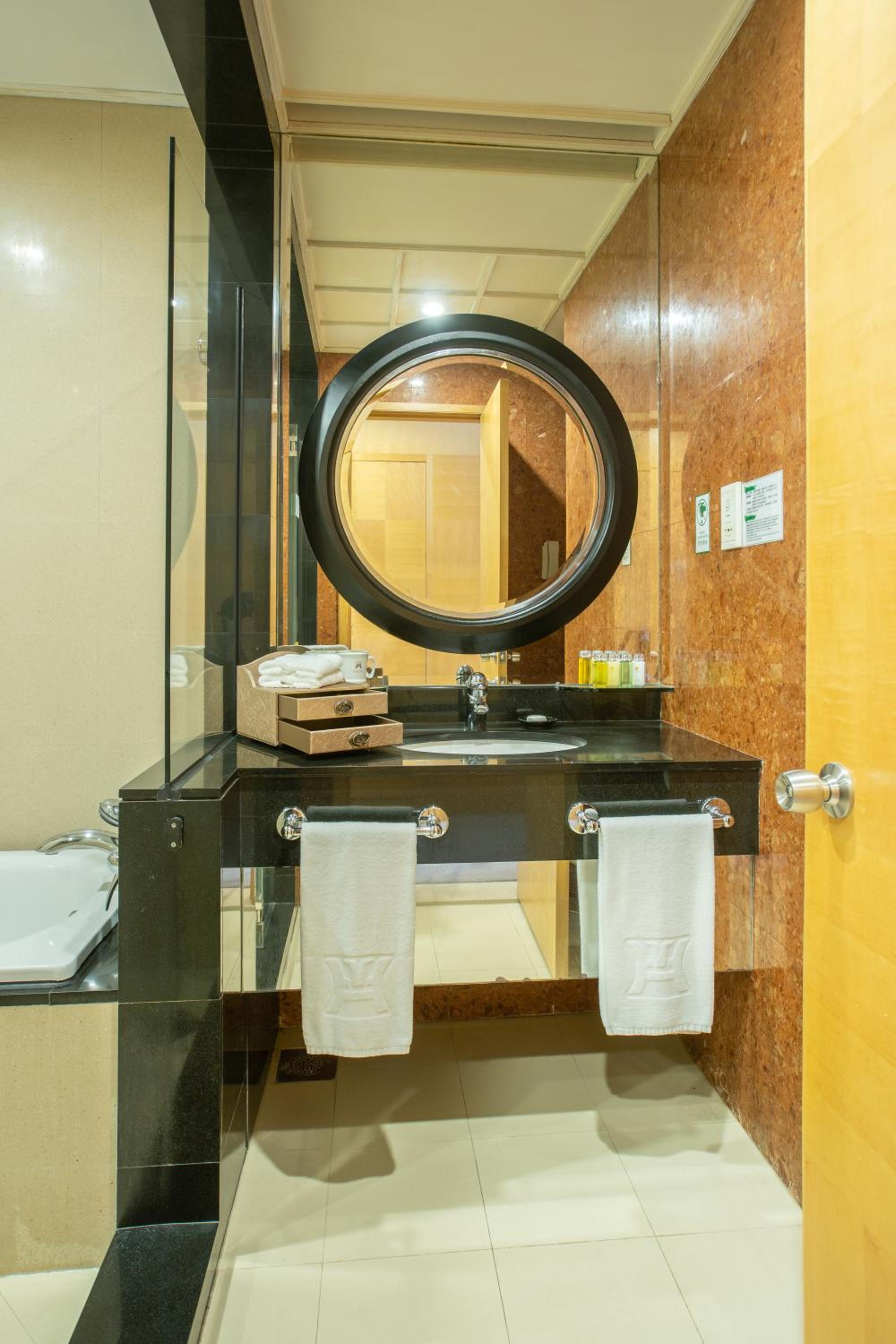 Shantou Junhua Haiyi Hotel 5/50