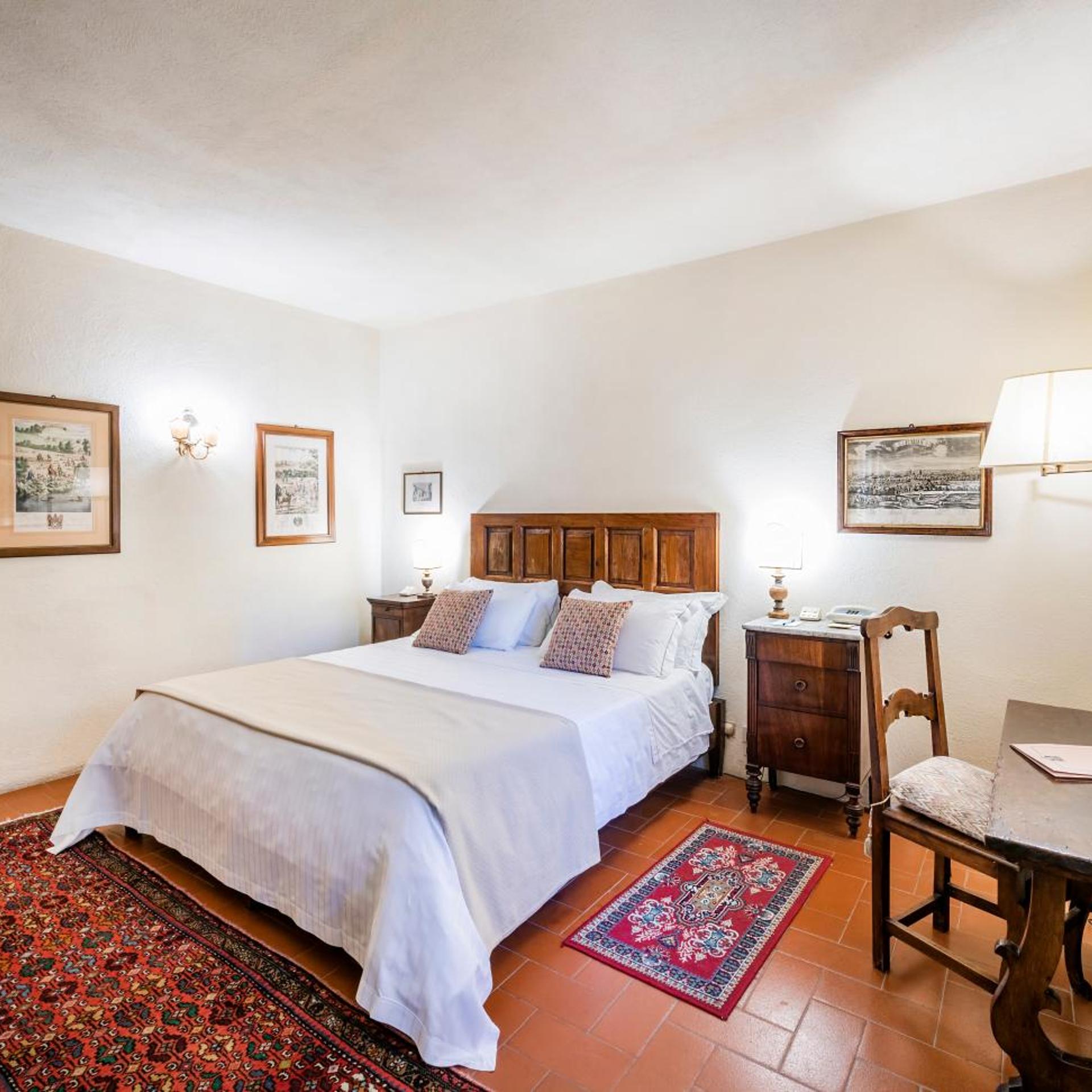 Standard, Double or Twin Bed, Street View