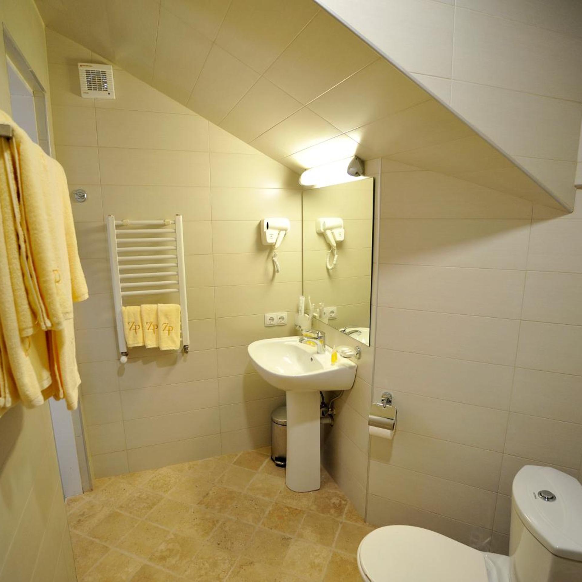 ZP HOTEL 43/45