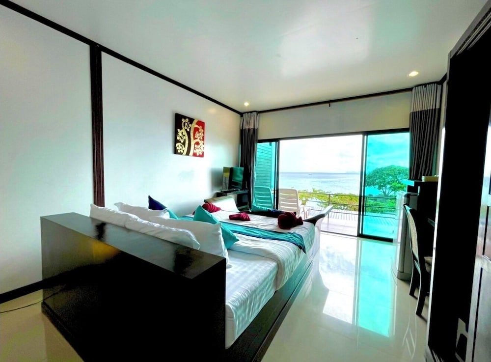 DELUXE, SEA VIEW