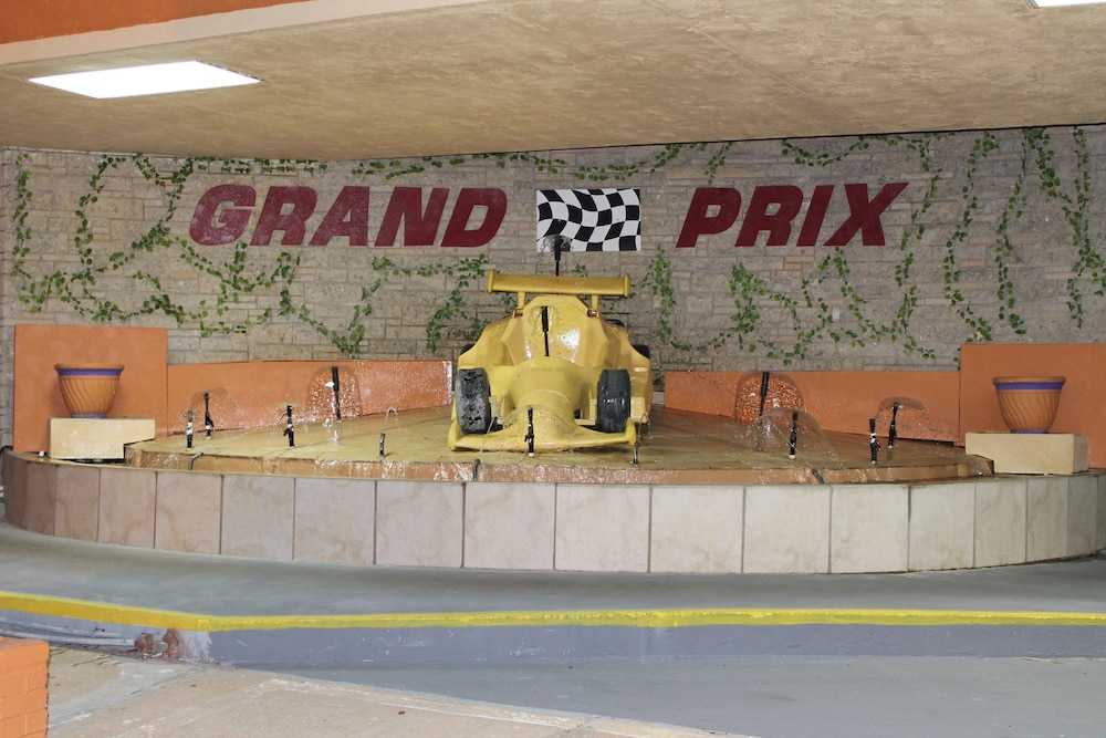 Grand Prix Motel on the Beach 9/48
