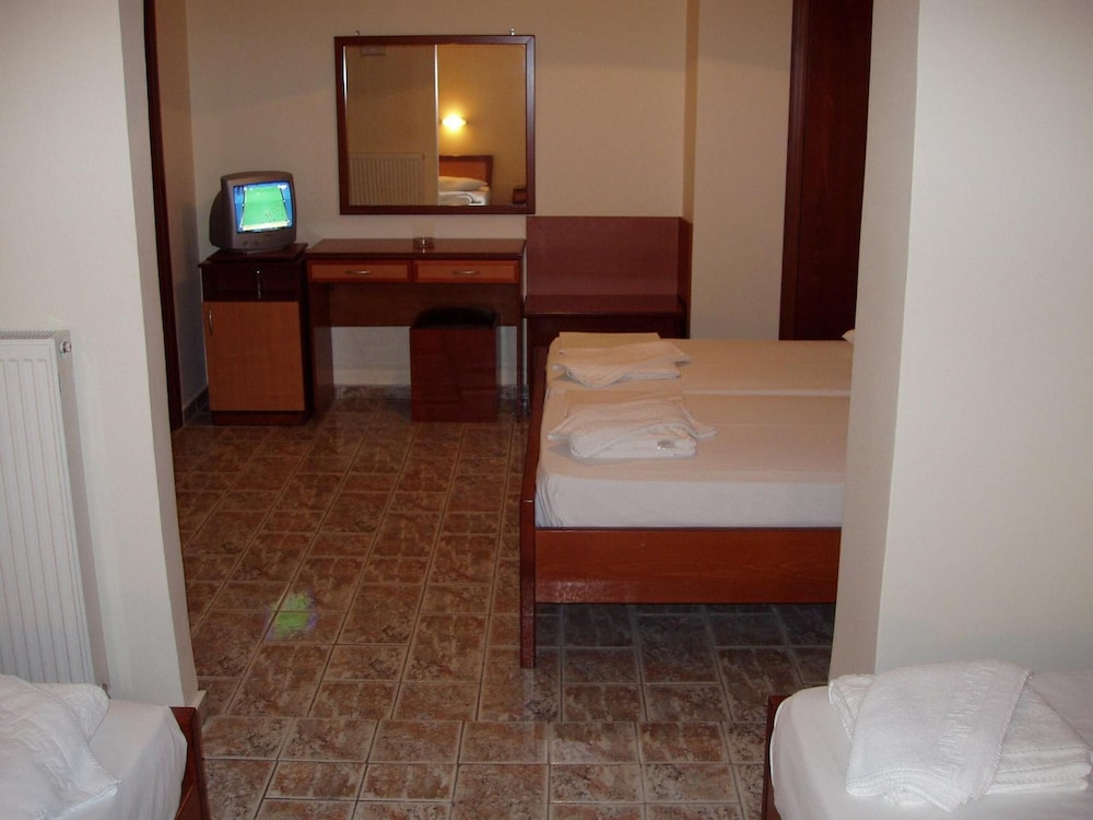 Faros 1 Hotel 12/67