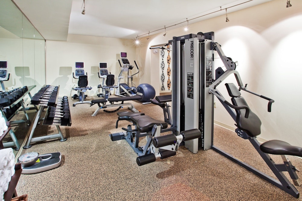 CROWNE PLAZA CHARLESTON AIRPORT CONV CTR 36/76