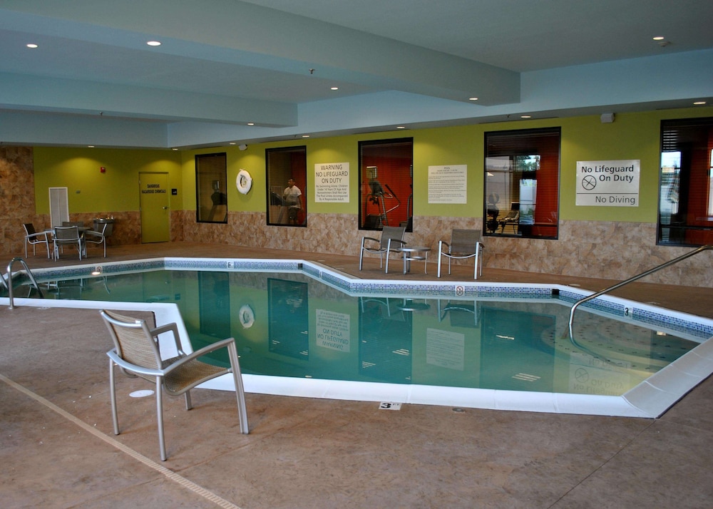 Hampton Inn Evansville Airport 2/70