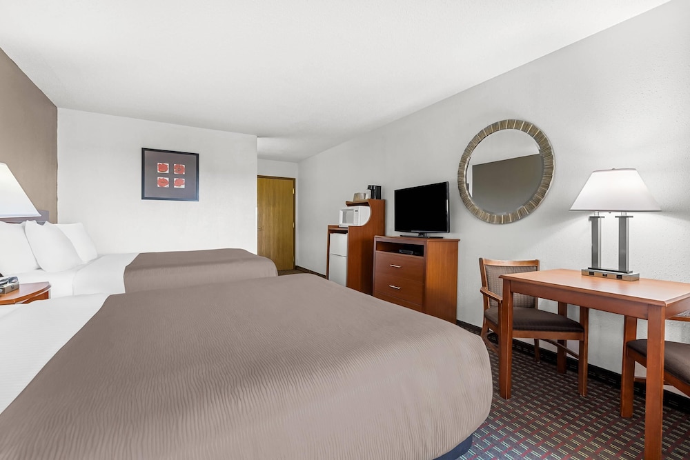 غرفة بسريرين كوين، Rodeway Inn Rapid City SD 2/8