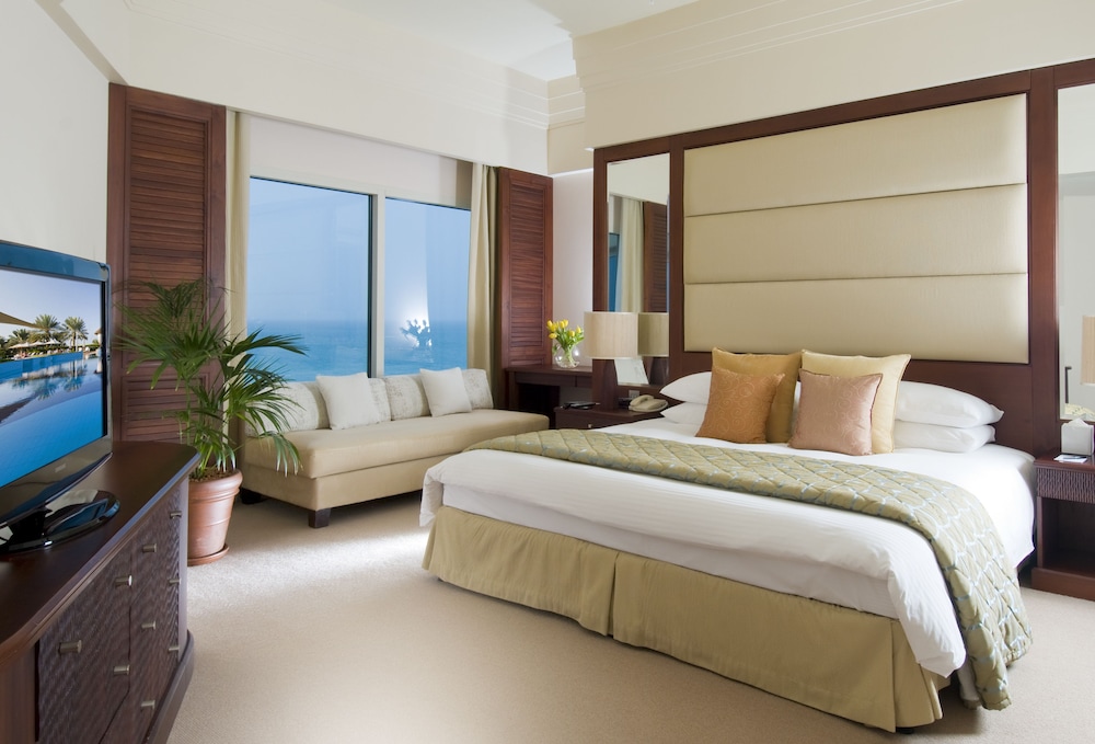 Premium, Chalet, King Bed, Beach Front, Terrace، Danat Jebel Dhanna Resort 4/10