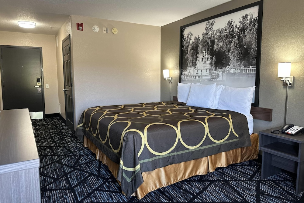 Super 8 by Wyndham Kinder/Coushatta near Casino 13/38