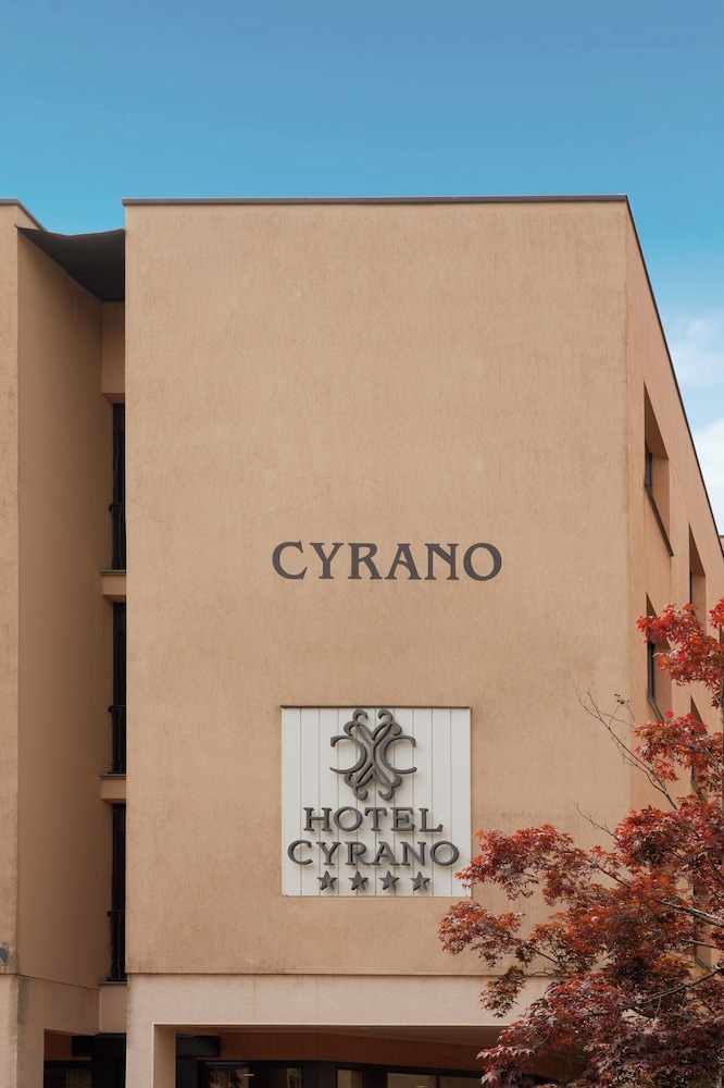 Hotel Cyrano 4/50