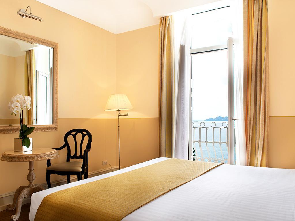 Prestige, Double Bed, Lateral Side Sea View