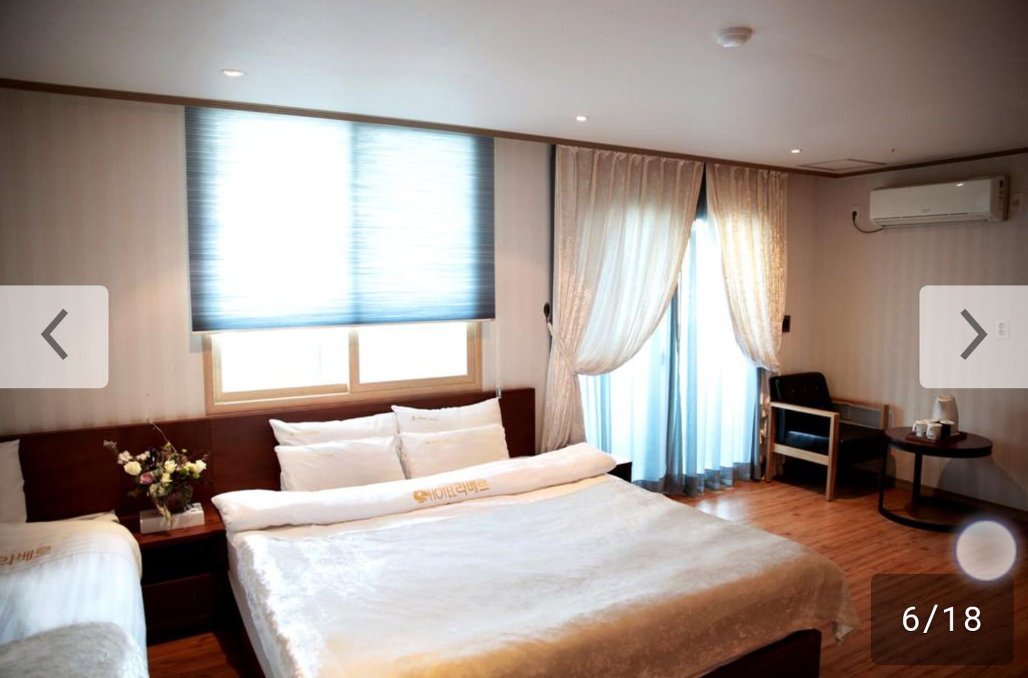 DELUXE, TWIN BEDS