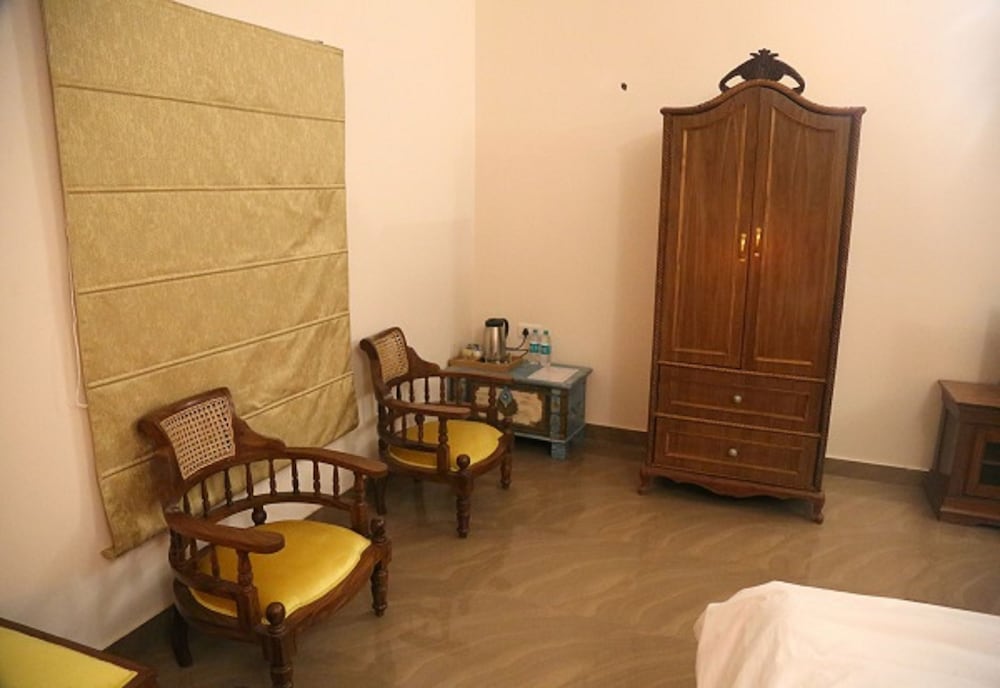 Vijaigarh Kothi 28/42